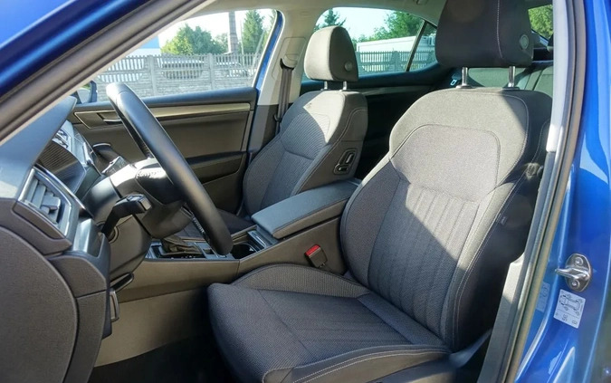 Skoda Superb cena 125000 przebieg: 93000, rok produkcji 2022 z Nowy Staw małe 781
